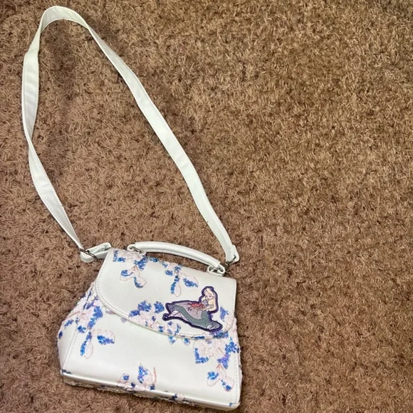 Disney Loungefly – Alice in Wonderland Sequined Crossbody Bag - Picture 6 of 7
